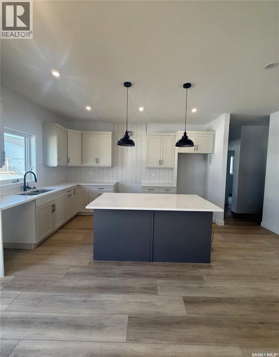 Photo 6 of 114 Haverstock Crescent, Saskatoon SK