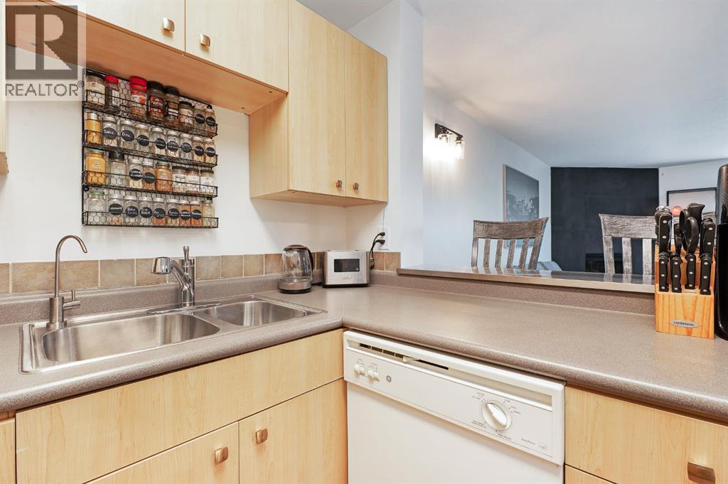 Single Family House for Sale in   Glamis Drive SW Glamorgan Calgary 