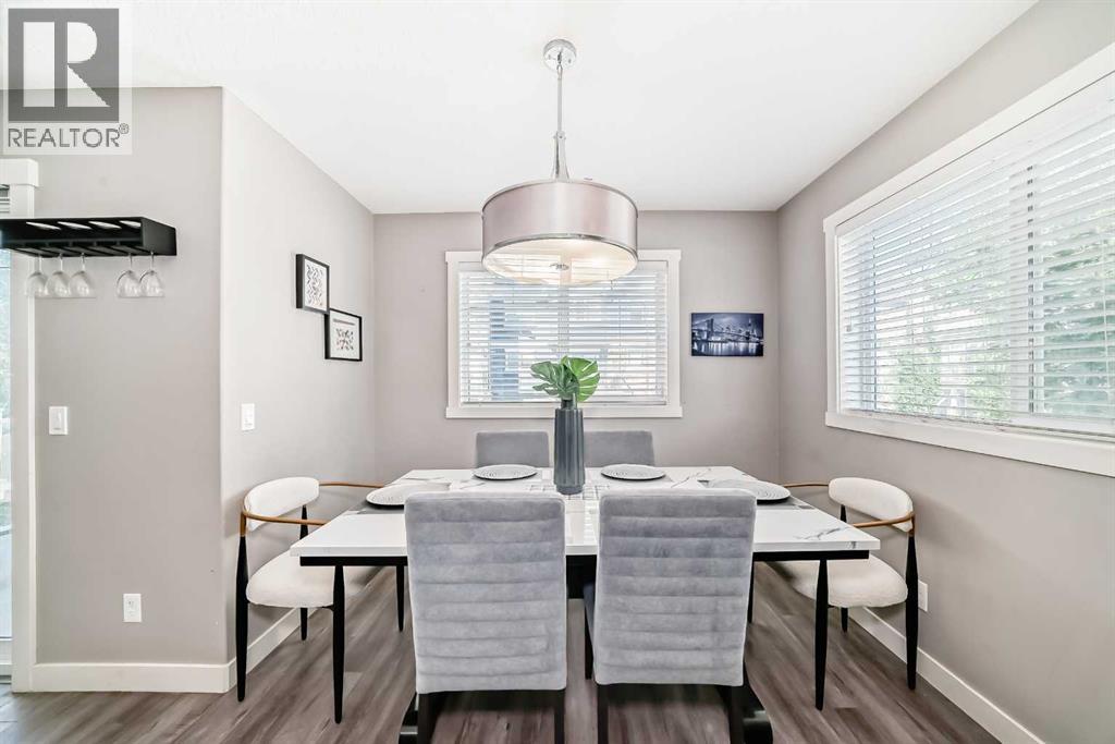 Single Family House for Sale in  Evanston Manor NW Evanston Calgary 