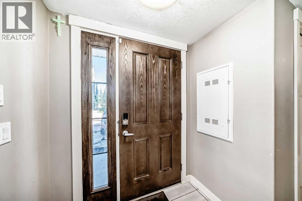 Single Family House for Sale in  Evanston Manor NW Evanston Calgary 