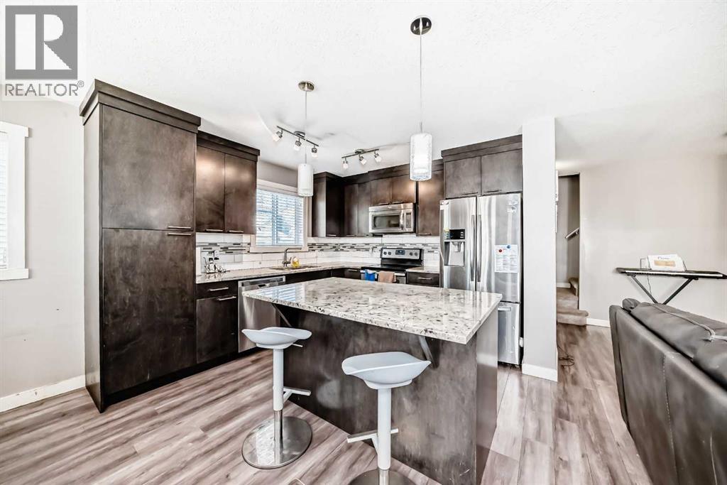 Single Family House for Sale in  Evanston Manor NW Evanston Calgary 