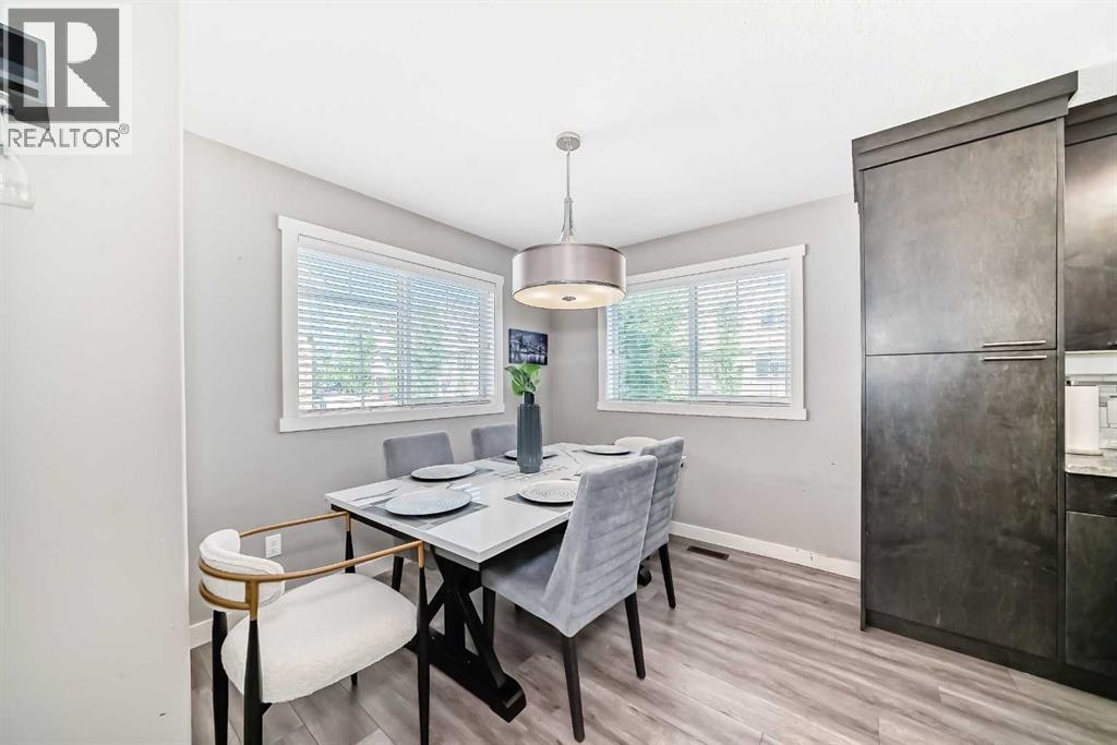 Single Family House for Sale in  Evanston Manor NW Evanston Calgary 