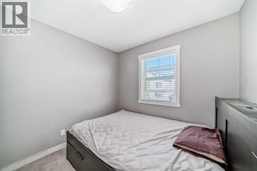 Single Family House for Sale in  Evanston Manor NW Evanston Calgary 
