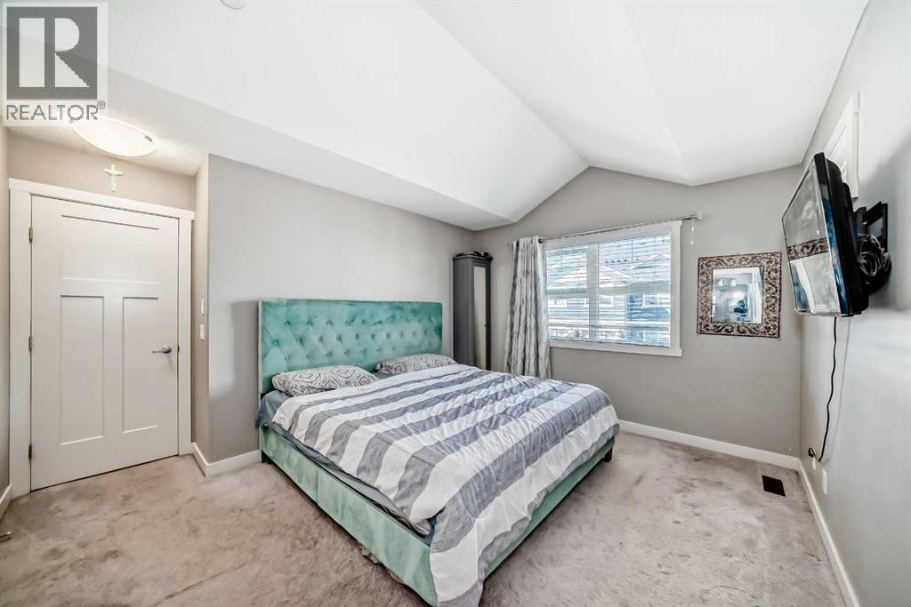 Single Family House for Sale in  Evanston Manor NW Evanston Calgary 