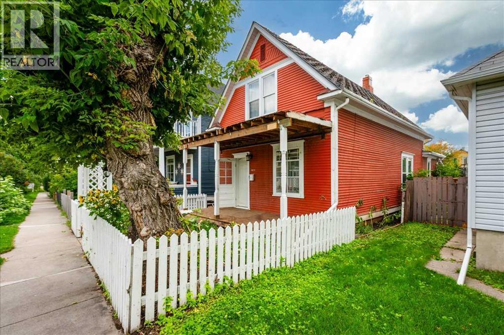 Single Family House for Sale in   Avenue SE Ramsay Calgary 