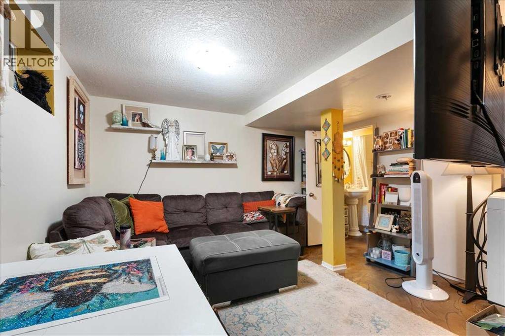 Single Family House for Sale in   Avenue SE Ramsay Calgary 