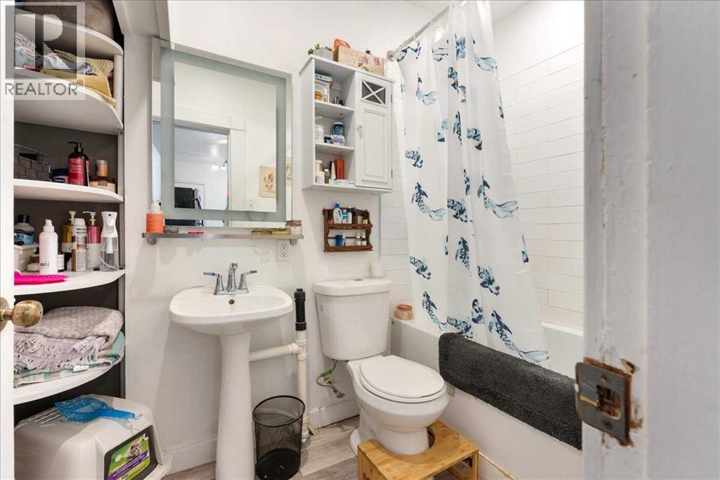 Single Family House for Sale in   Avenue SE Ramsay Calgary 