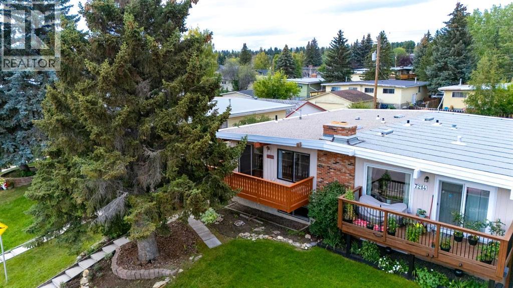 Single Family House Bi-level for Sale in  Silver Mead Road NW Silver Springs Calgary 