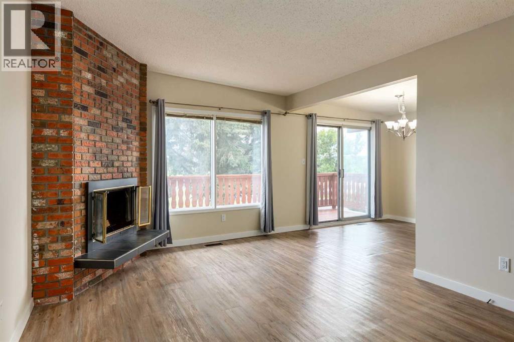 Single Family House Bi-level for Sale in  Silver Mead Road NW Silver Springs Calgary 