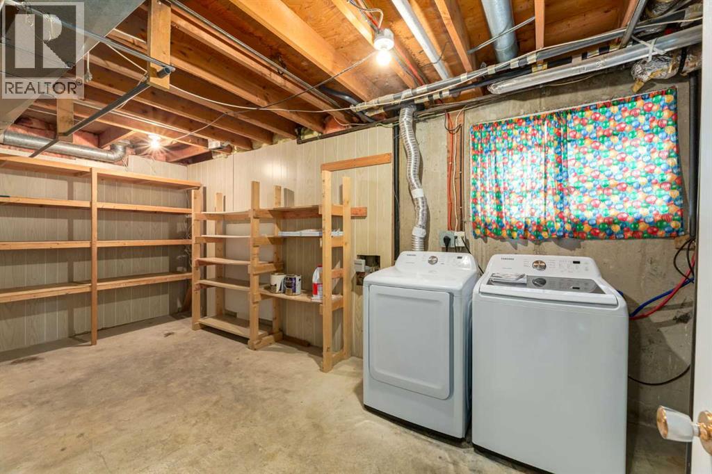 Single Family House Bi-level for Sale in  Silver Mead Road NW Silver Springs Calgary 