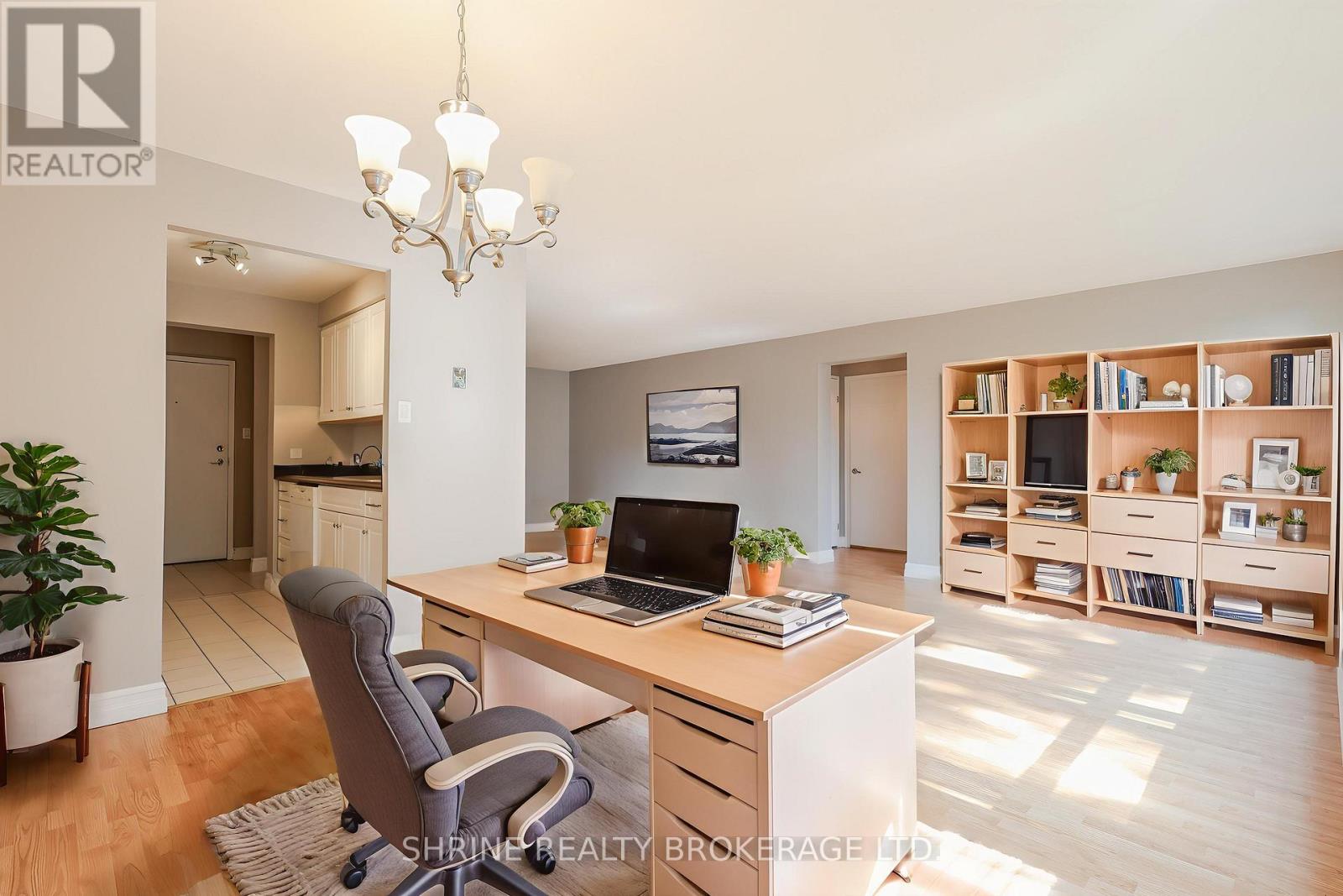 Photo 3 of 207 570 Proudfoot Lane, London North ON
