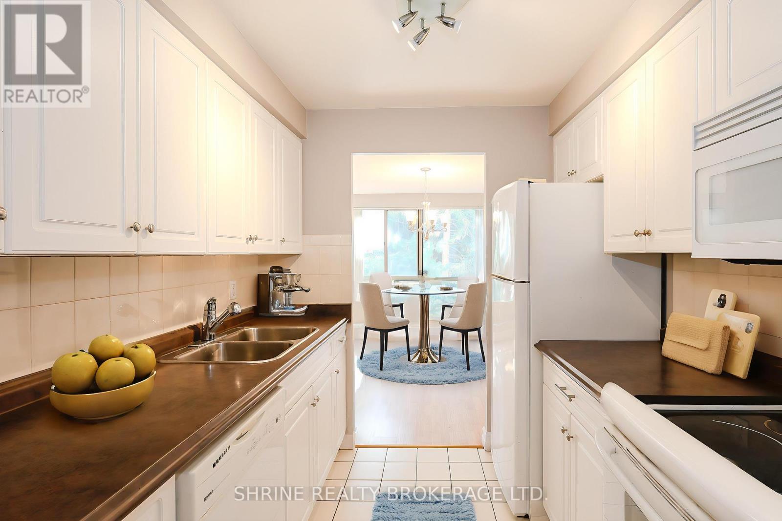 Photo 2 of 207 570 Proudfoot Lane, London North ON