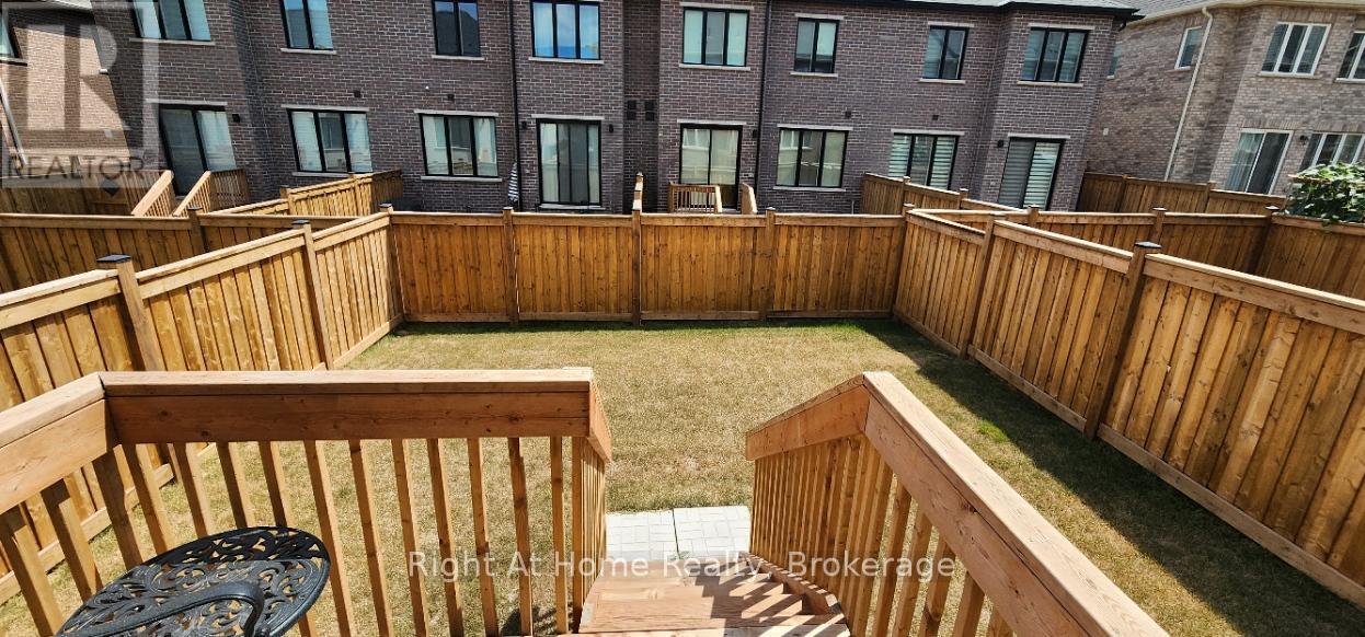 Photo 38 of 1242 Wheat Boom Drive, Oakville ON