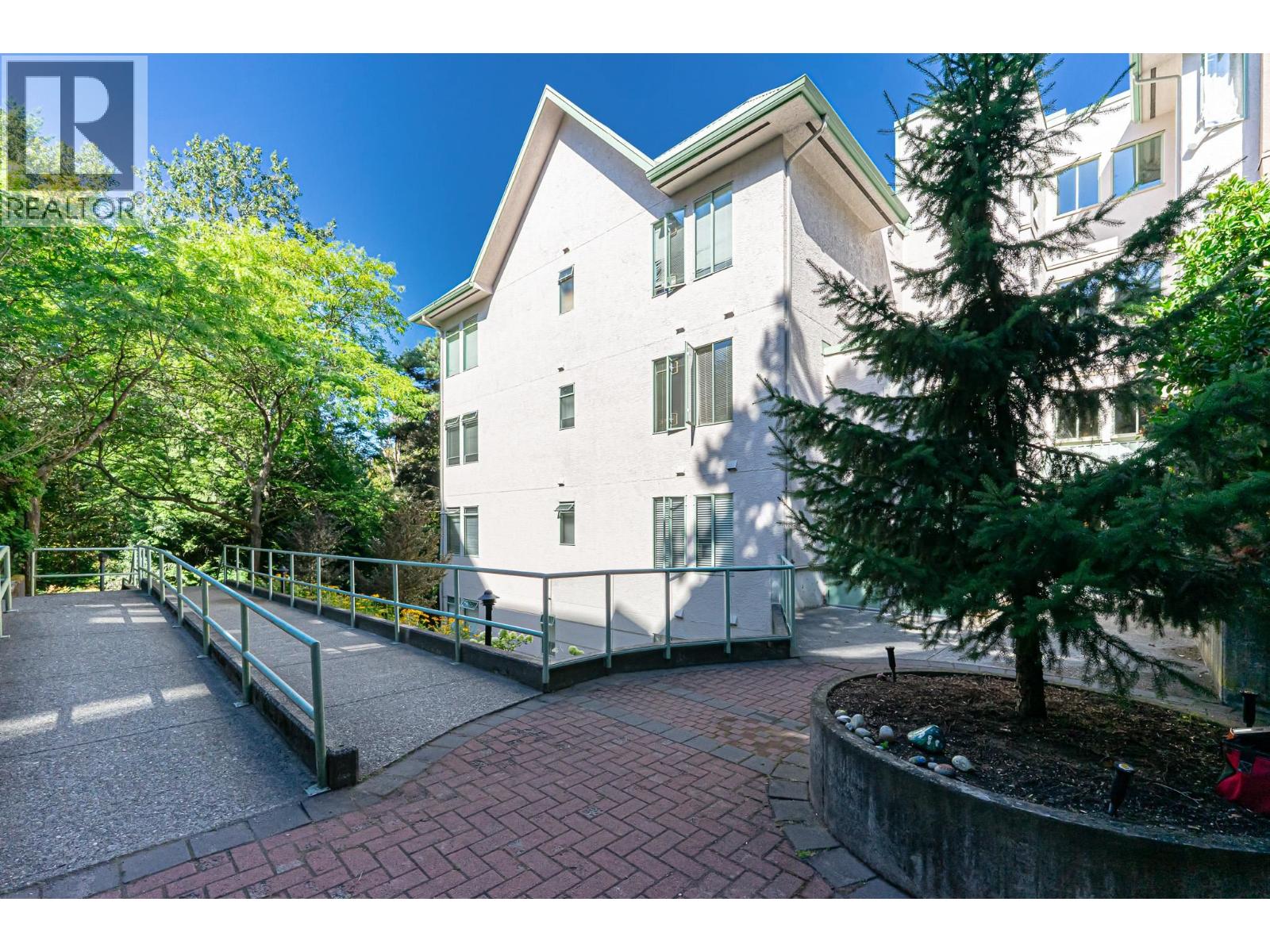 Photo 1 of 310 6737 Station Hill Court, Burnaby BC