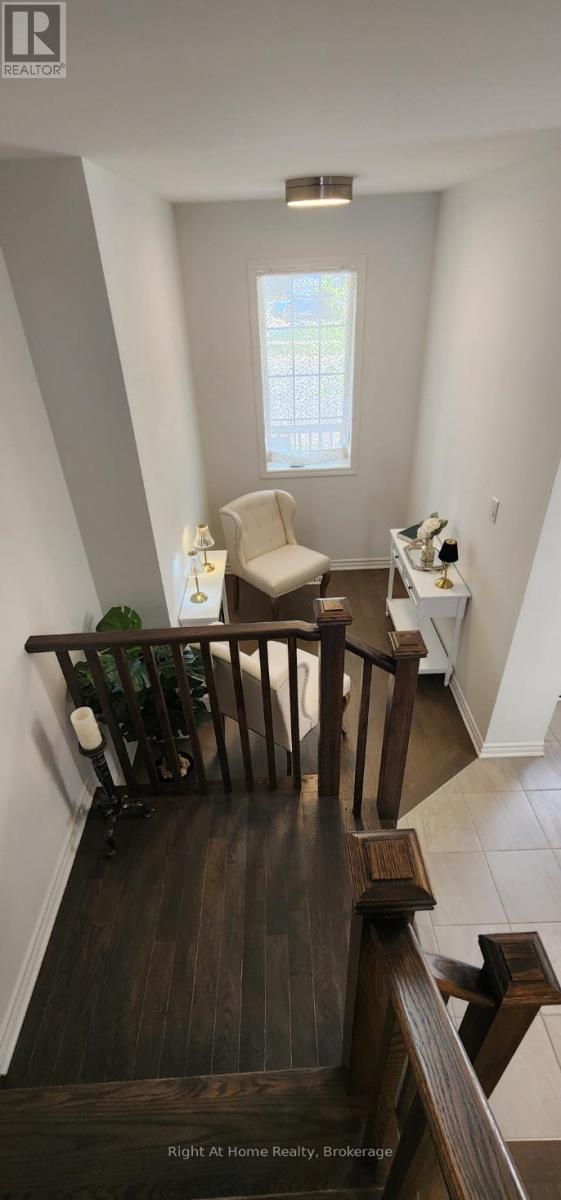 Photo 4 of 1242 Wheat Boom Drive, Oakville ON