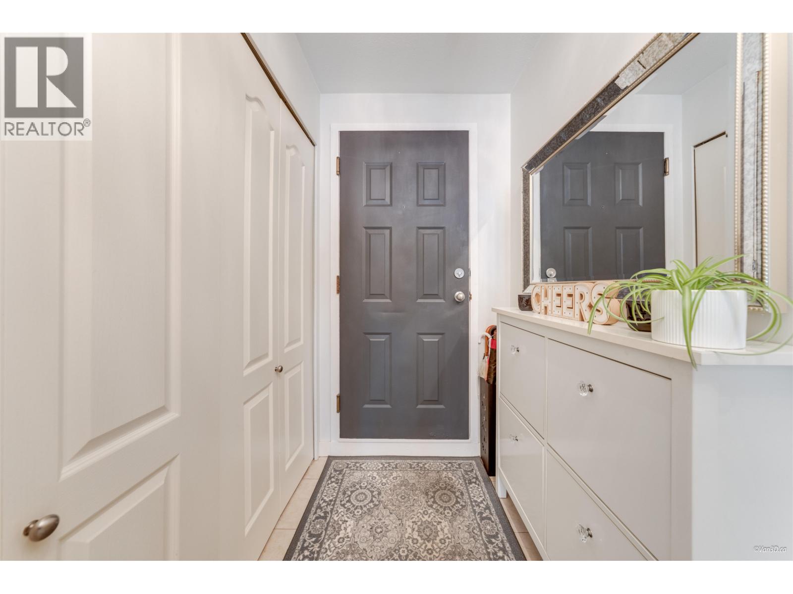 Photo 10 of 201 985 10th Avenue, Vancouver BC