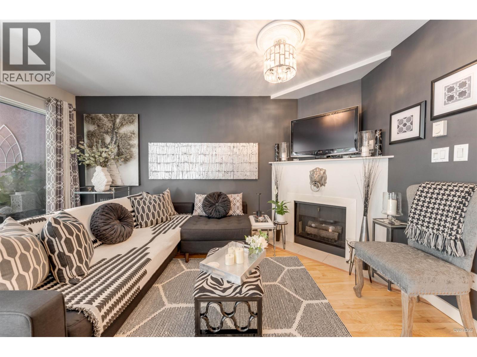 Photo 12 of 201 985 10th Avenue, Vancouver BC