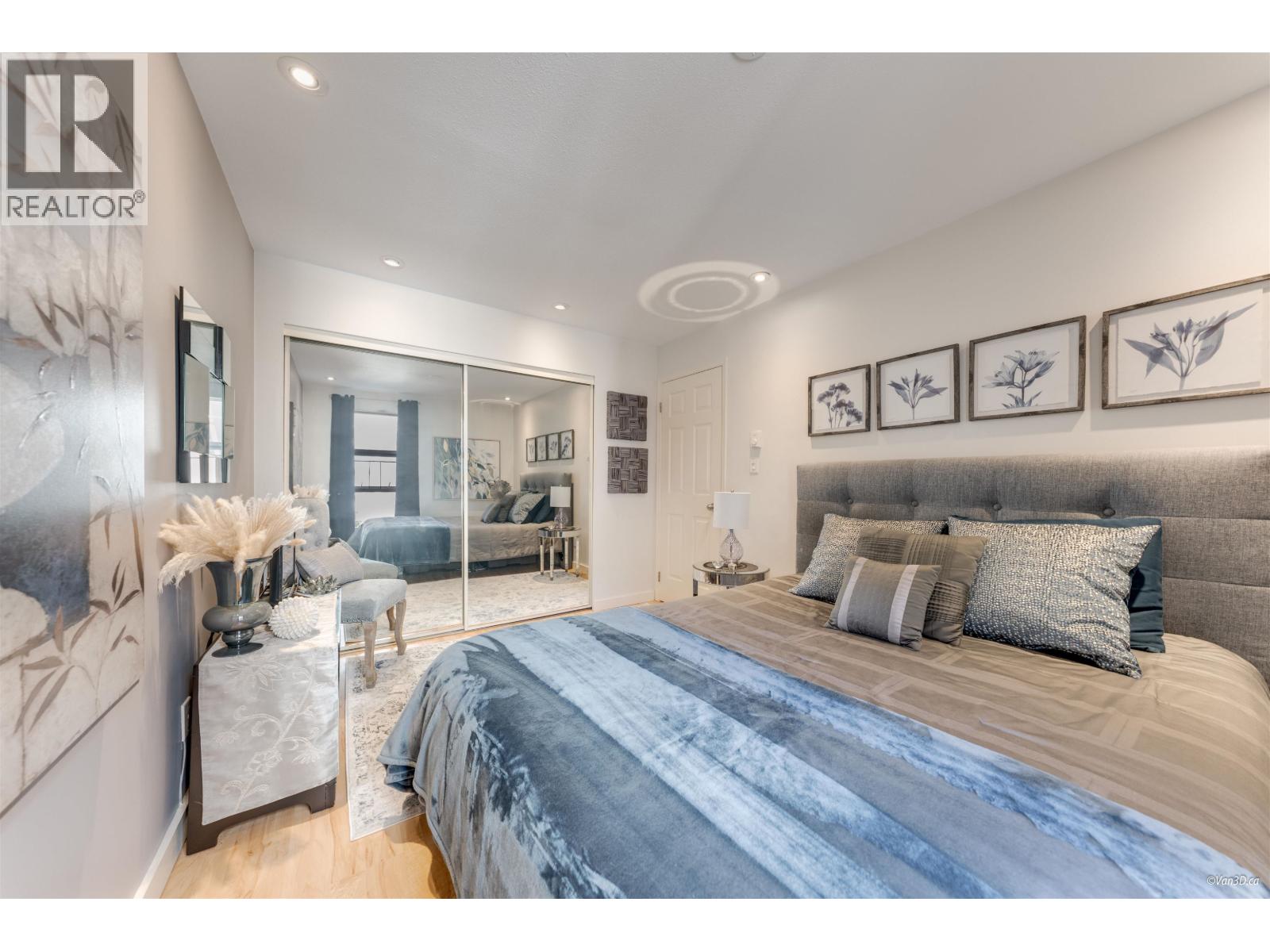 Photo 17 of 201 985 10th Avenue, Vancouver BC