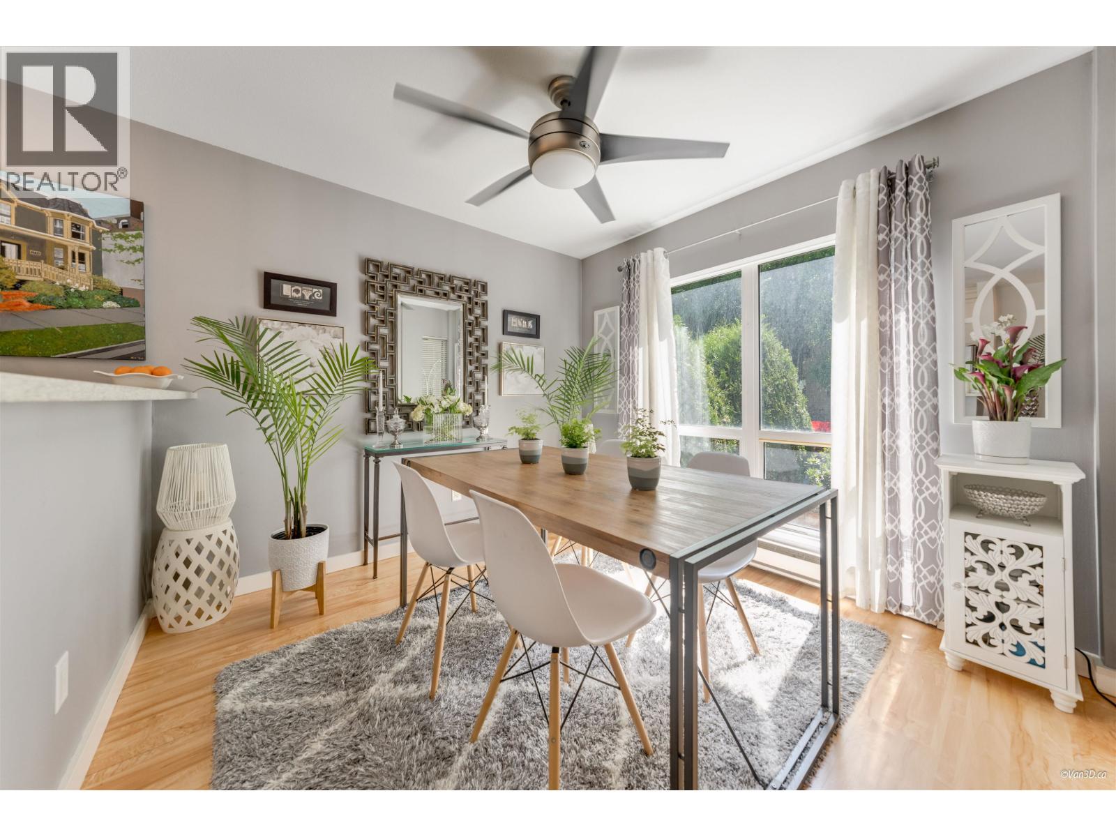 Photo 4 of 201 985 10th Avenue, Vancouver BC