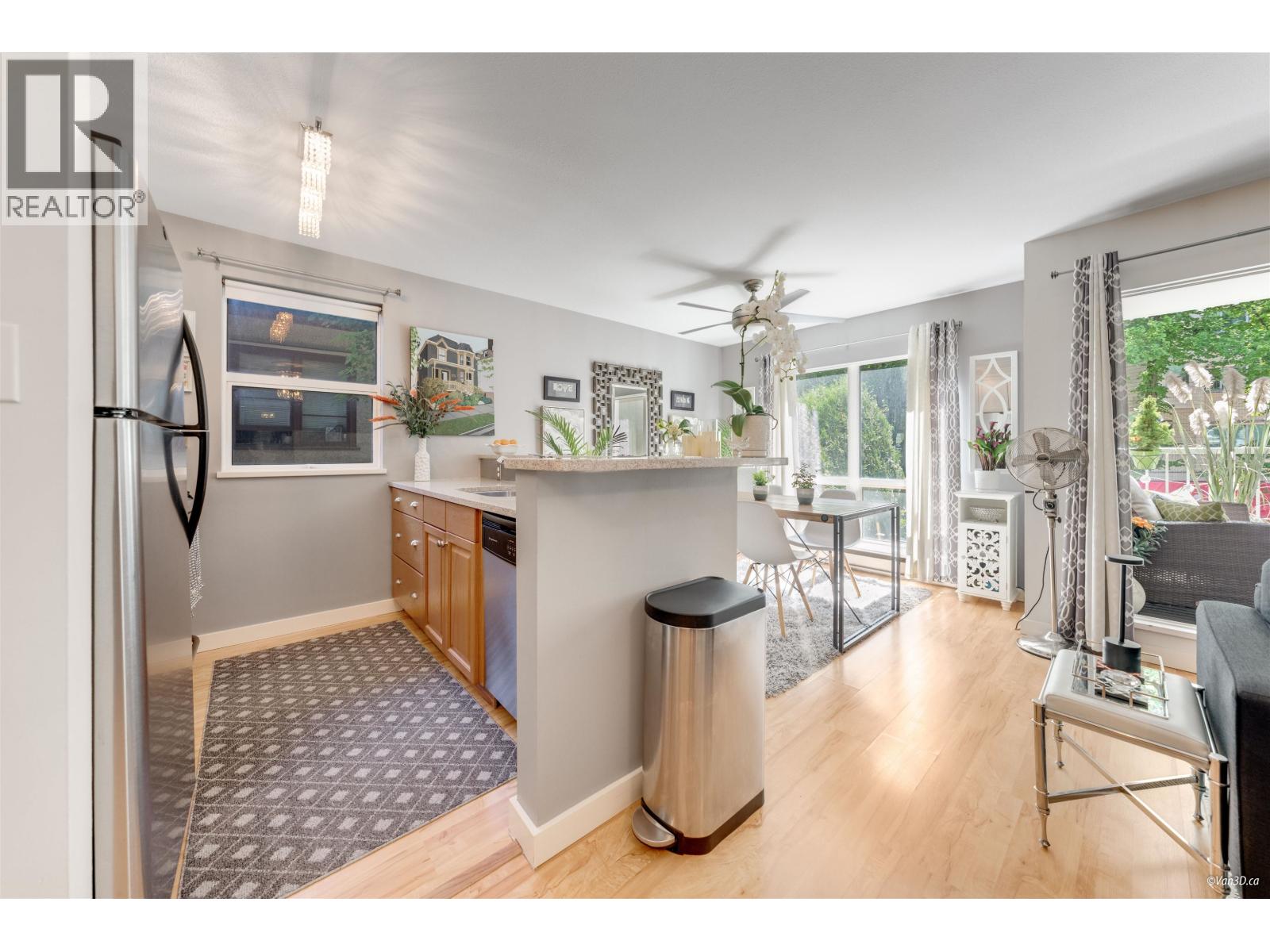 Photo 7 of 201 985 10th Avenue, Vancouver BC
