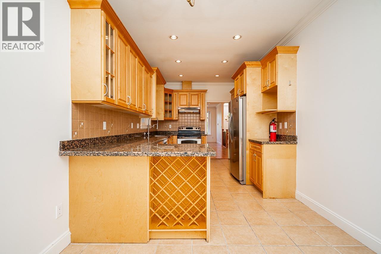 Photo 13 of 7268 1st Street, Burnaby BC