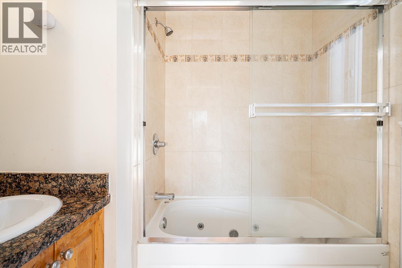 Photo 18 of 7268 1st Street, Burnaby BC