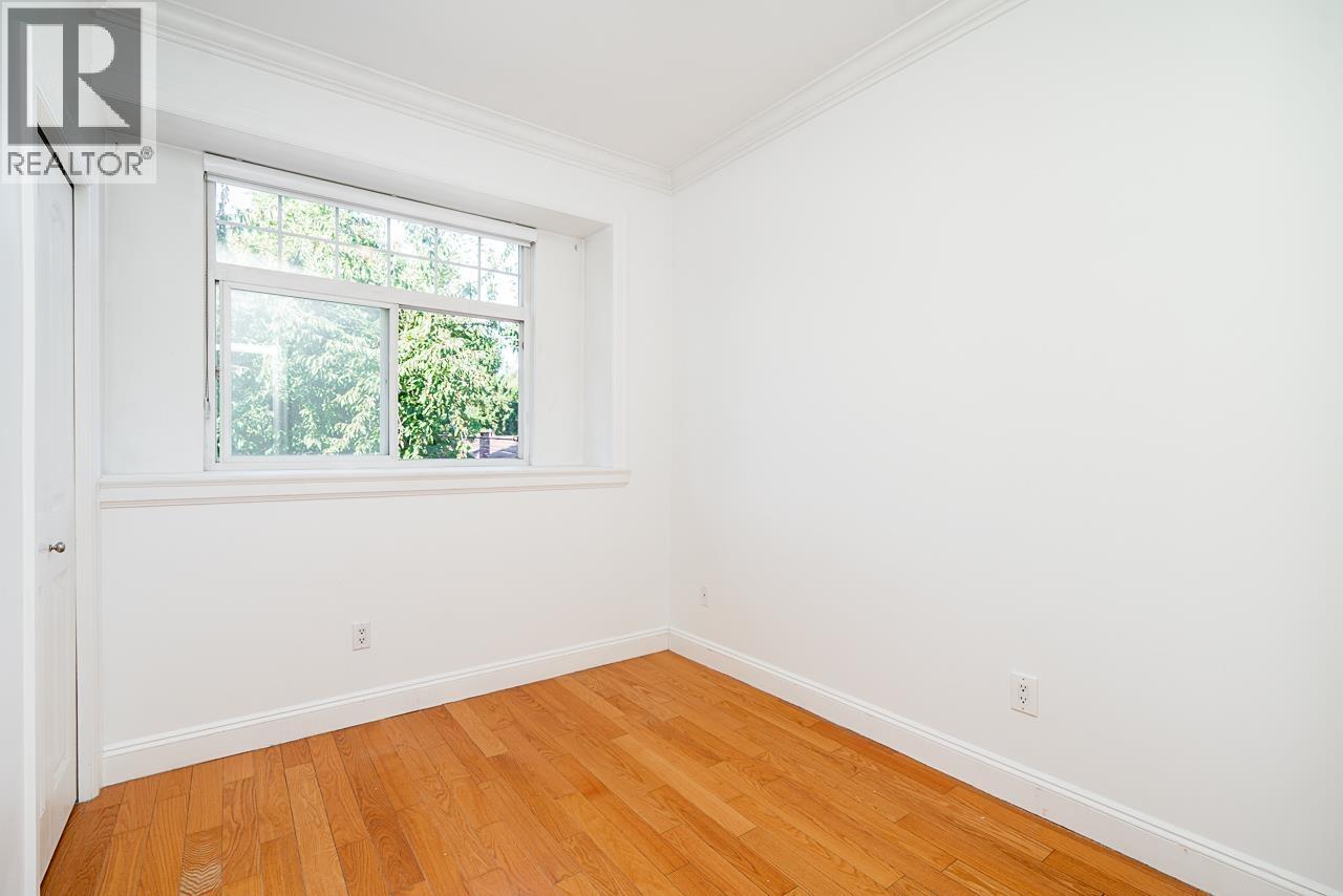 Photo 19 of 7268 1st Street, Burnaby BC