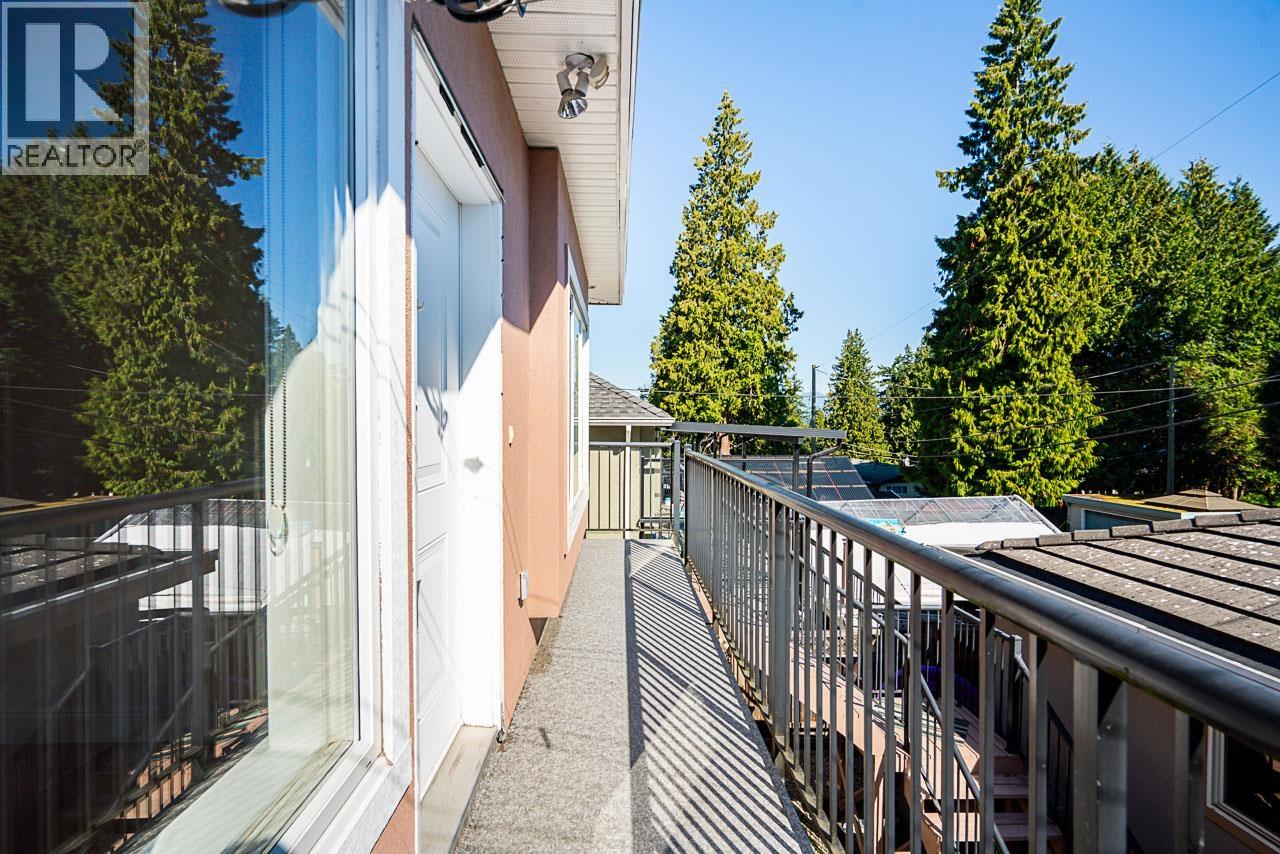 Photo 31 of 7268 1st Street, Burnaby BC