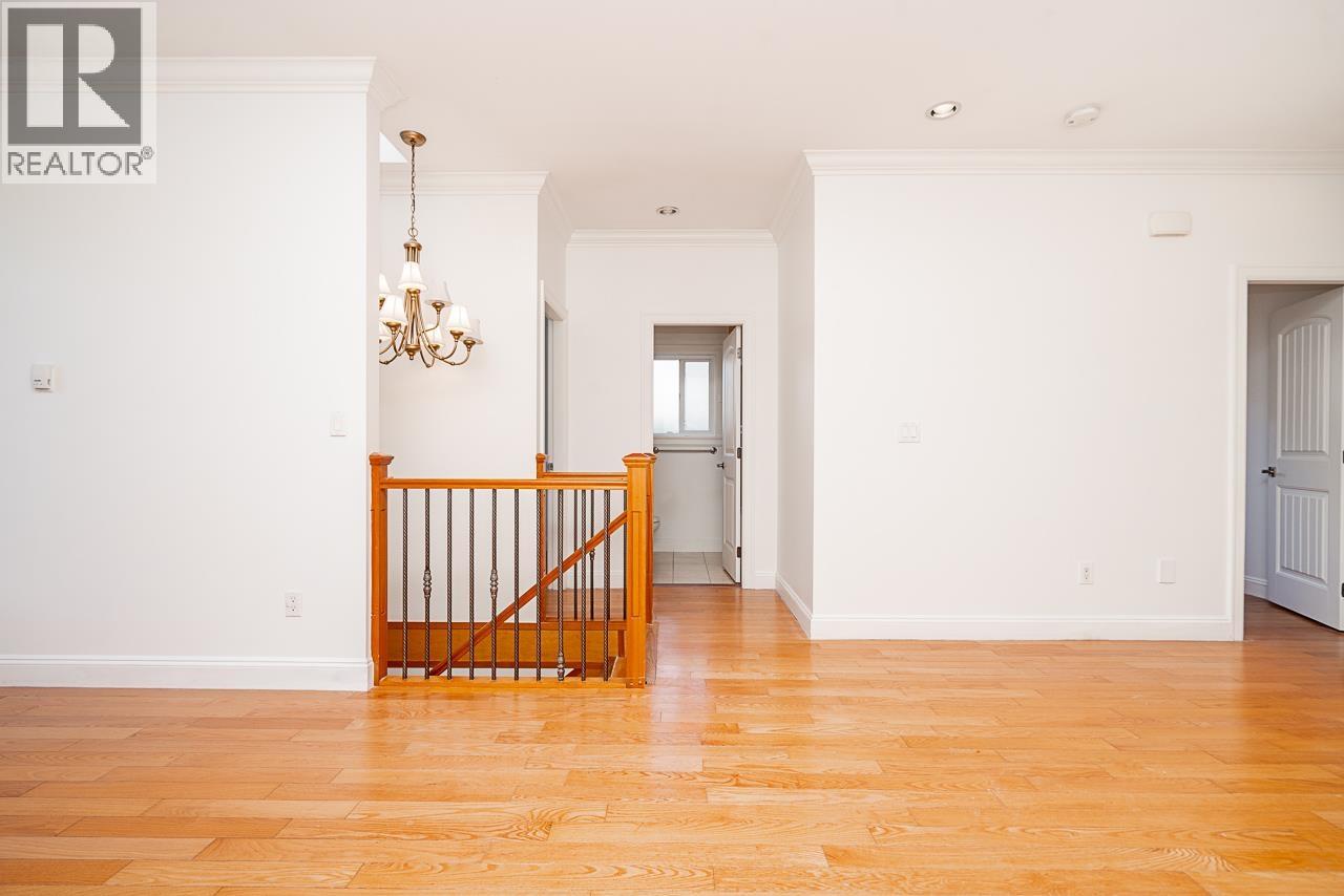 Photo 8 of 7268 1st Street, Burnaby BC