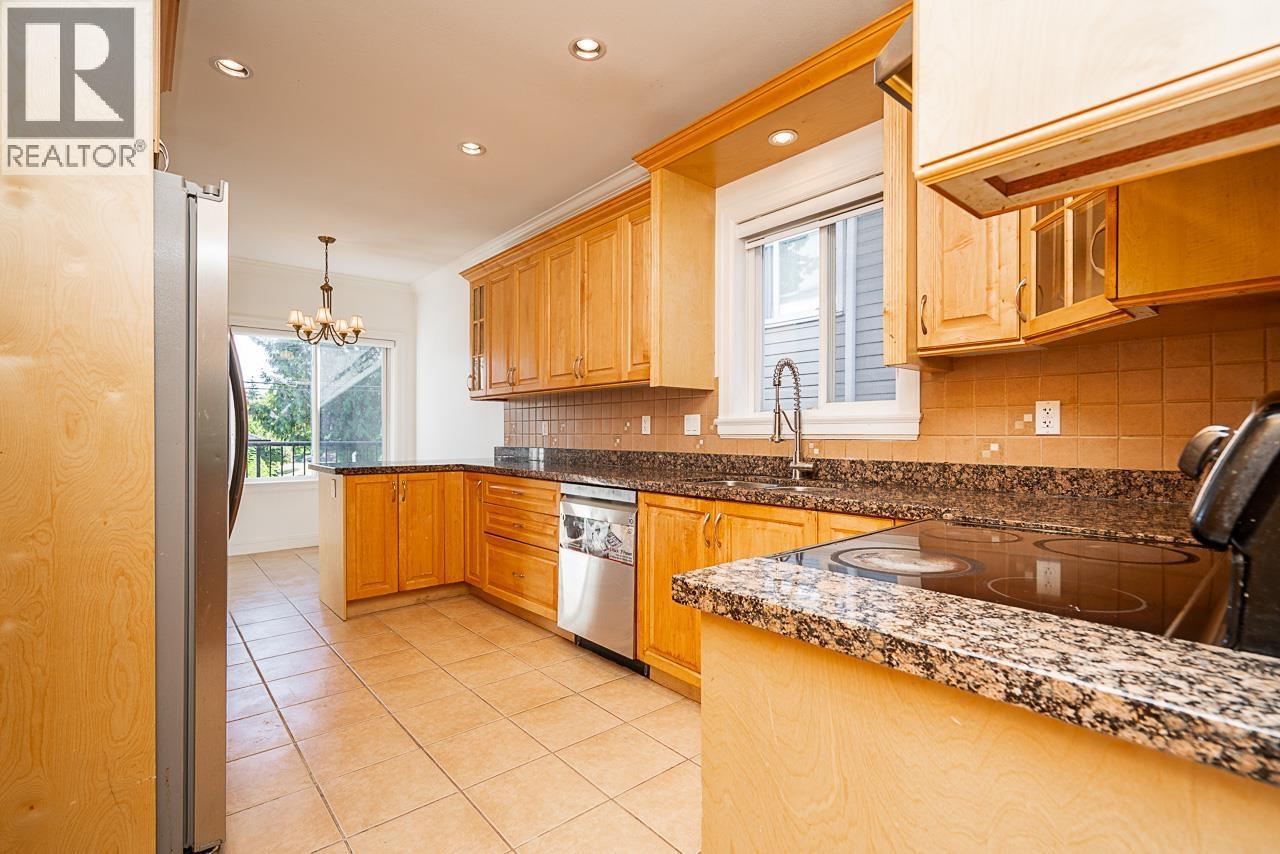 Photo 9 of 7268 1st Street, Burnaby BC