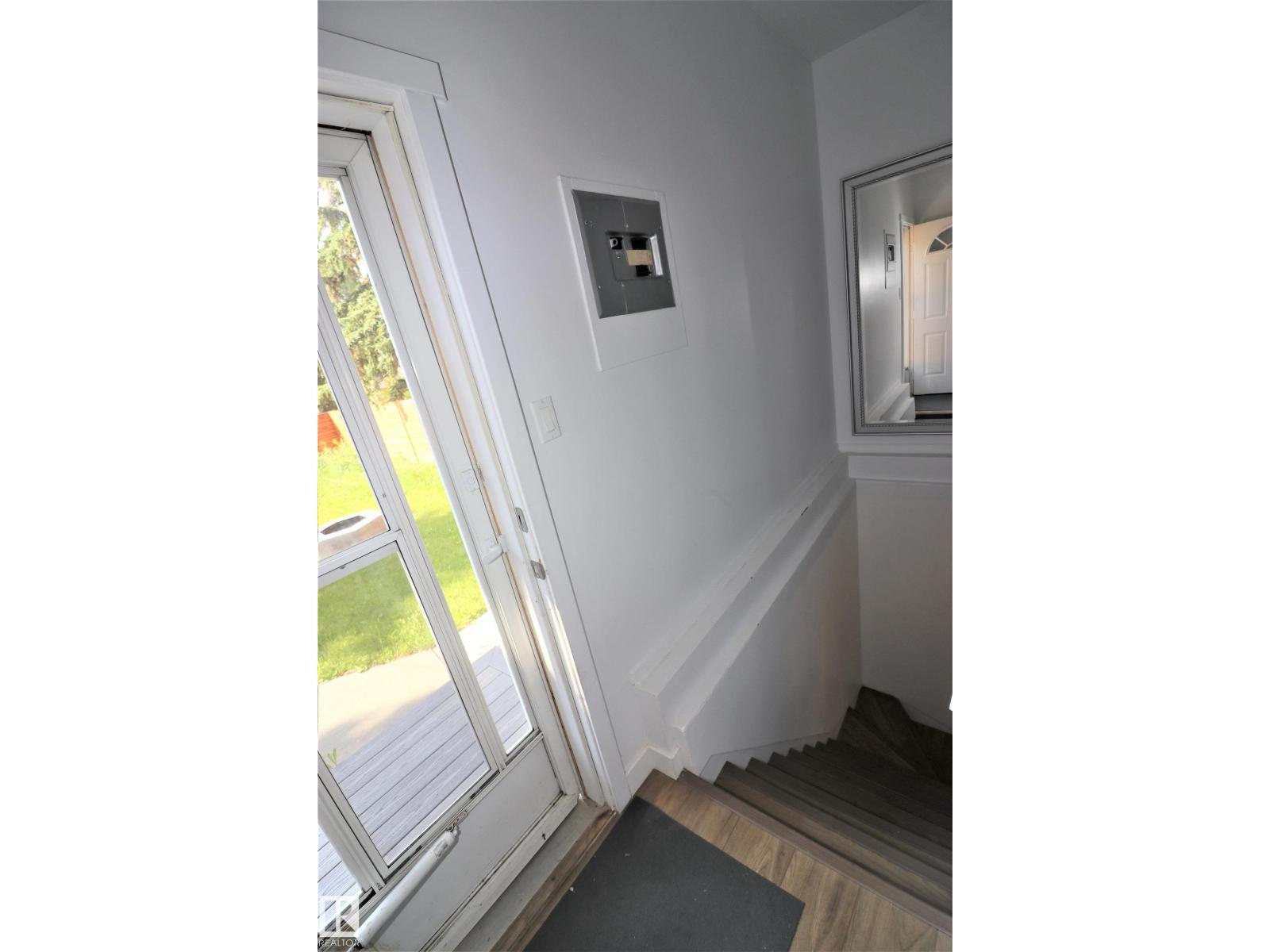 Photo 17 of 8528 64 Av Nw, Edmonton AB