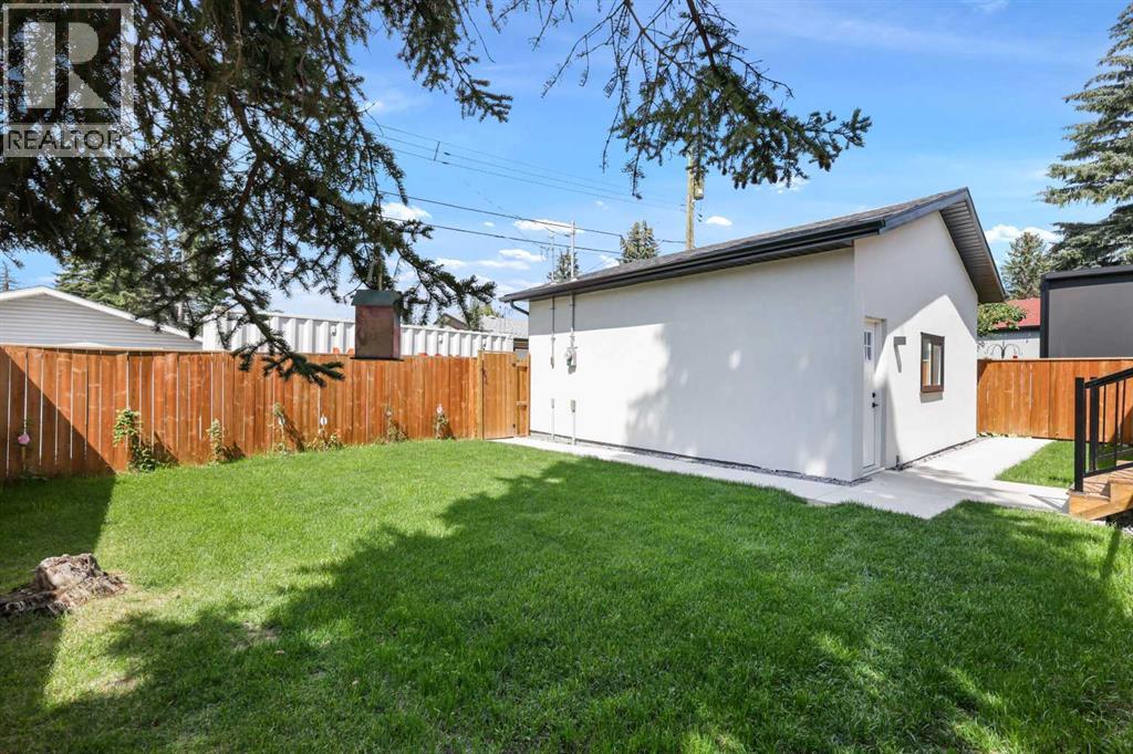 Single Family House Bungalow for Sale in  Breen Crescent NW Brentwood Calgary 