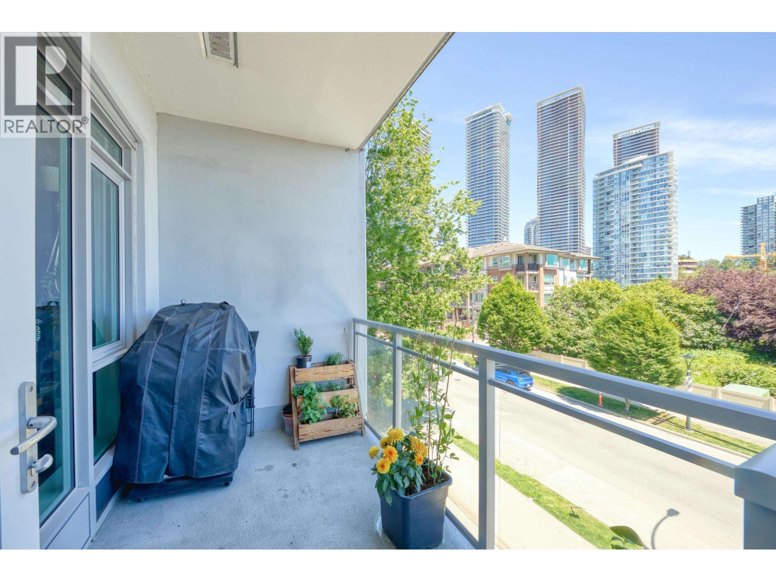 TH307 2351 BETA AVENUE, Burnaby