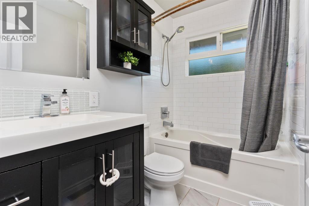 Single Family House Bungalow for Sale in  A Avenue Rosedale Camrose 