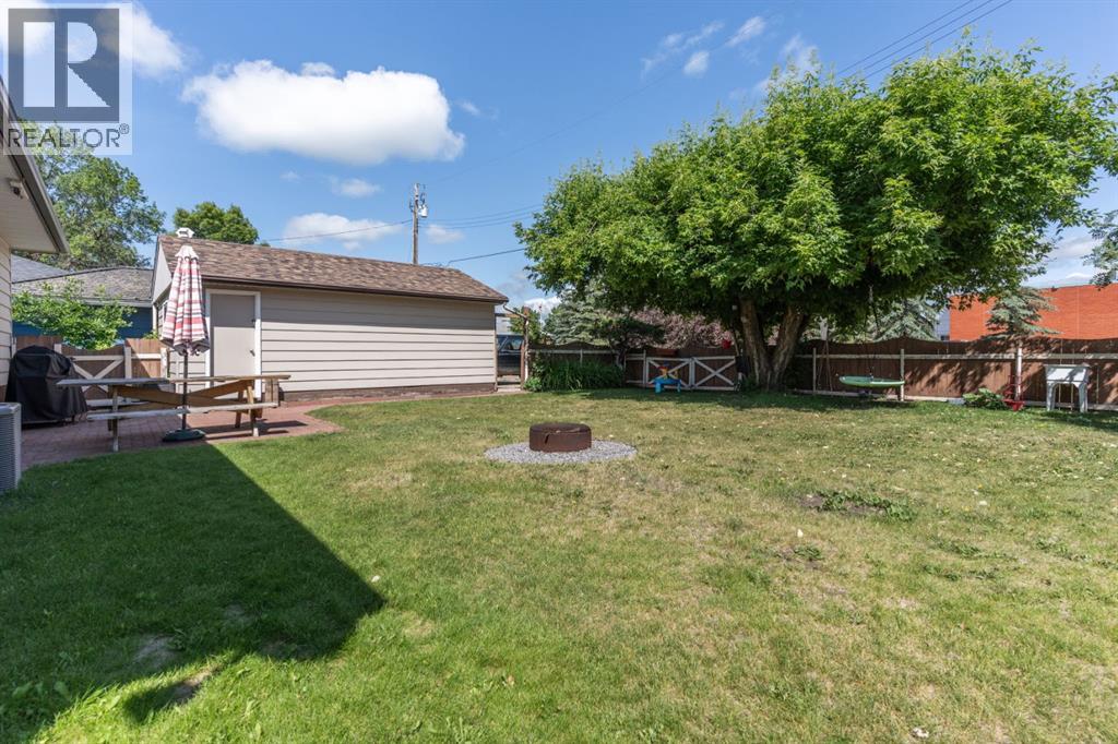 Single Family House Bungalow for Sale in  A Avenue Rosedale Camrose 