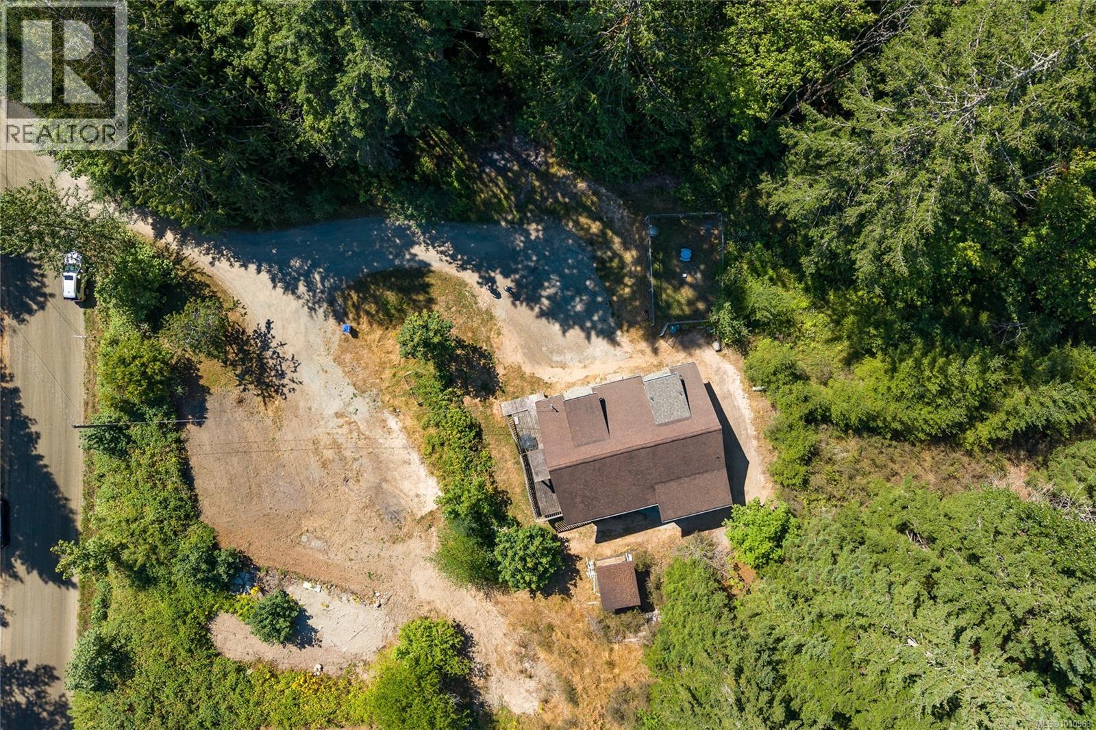 Photo 2 of 2031 Waring Rd, Nanaimo BC