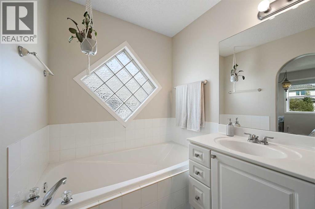 Single Family House for Sale in  Hidden Valley Grove NW Hidden Valley Calgary 