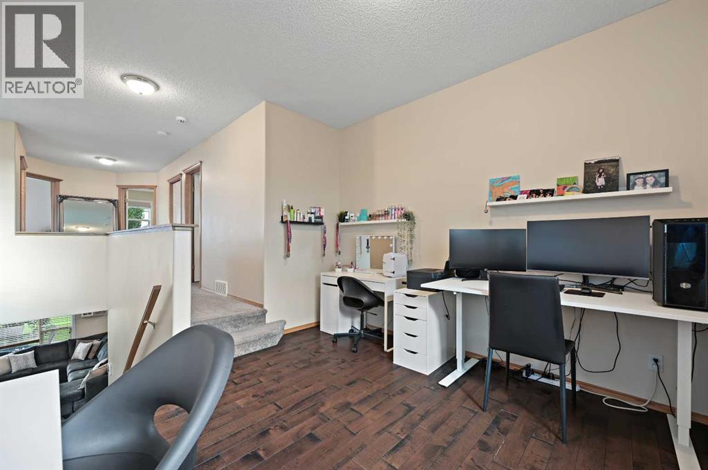 Single Family House for Sale in  Hidden Valley Grove NW Hidden Valley Calgary 