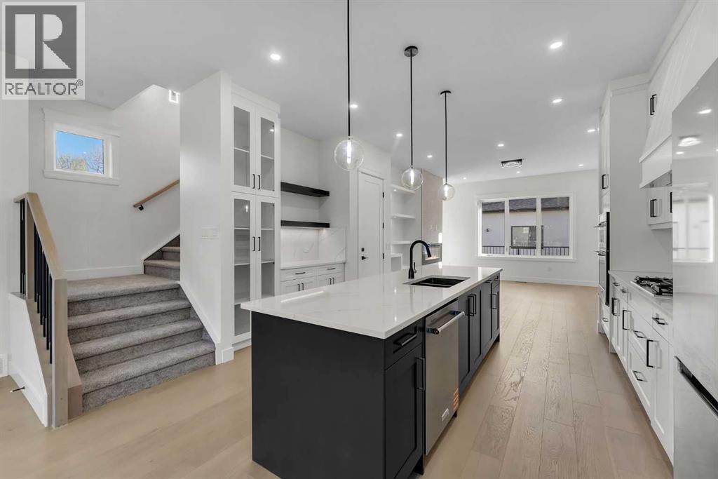 Single Family House for Sale in   Avenue NW Bowness Calgary 