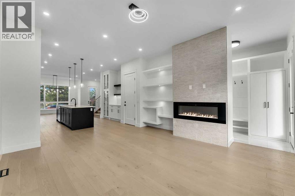 Single Family House for Sale in   Avenue NW Bowness Calgary 