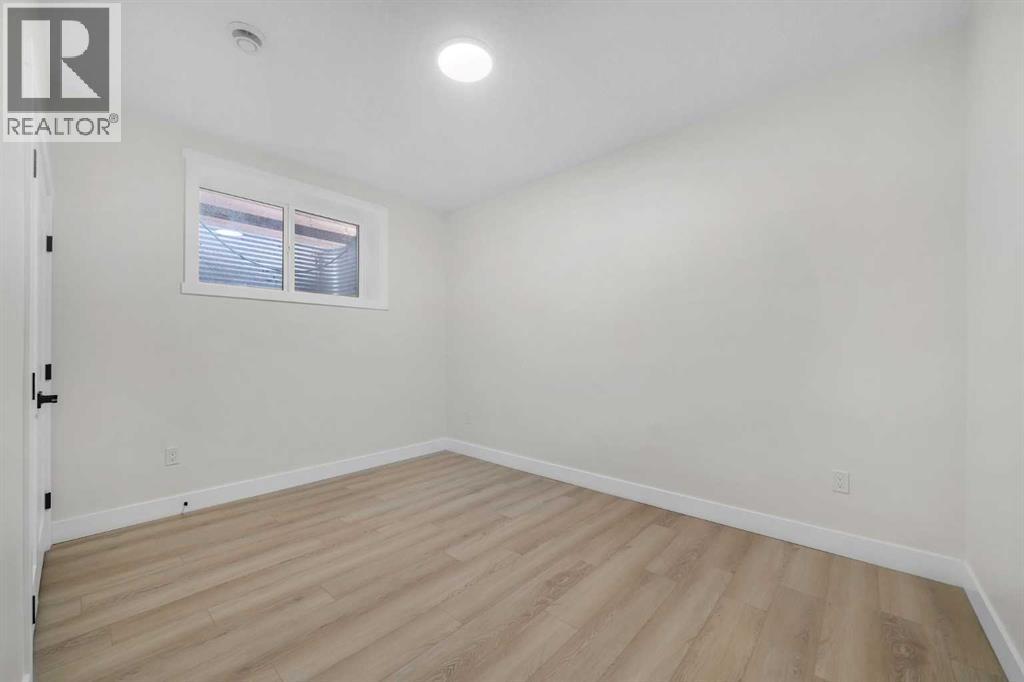 Single Family House for Sale in   Avenue NW Bowness Calgary 
