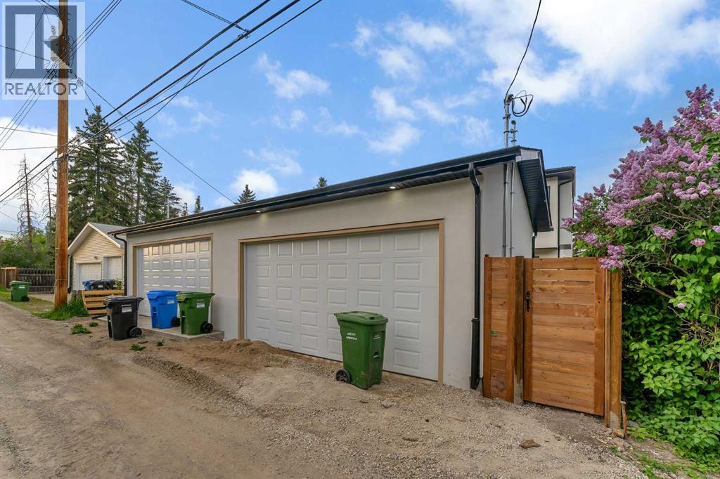 Single Family House for Sale in   Avenue NW Bowness Calgary 
