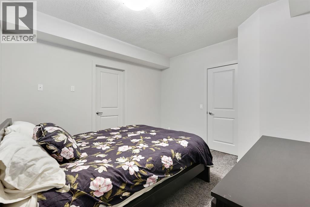 Single Family House for Sale in    Avenue NE Crescent Heights Calgary 