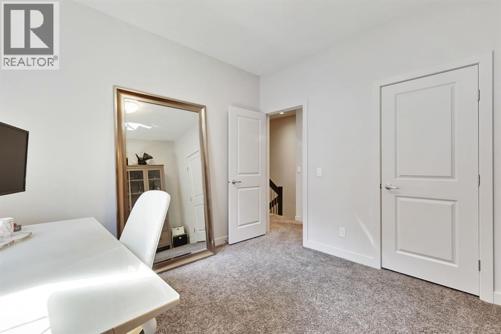 Single Family House for Sale in    Avenue NE Crescent Heights Calgary 