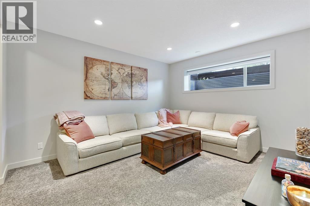 Single Family House for Sale in    Avenue NE Crescent Heights Calgary 