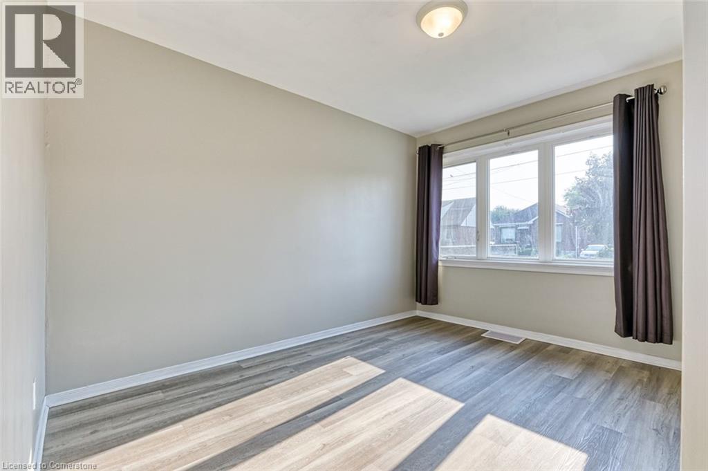 Photo 10 of 701 Brighton Avenue Unit 1, Hamilton ON