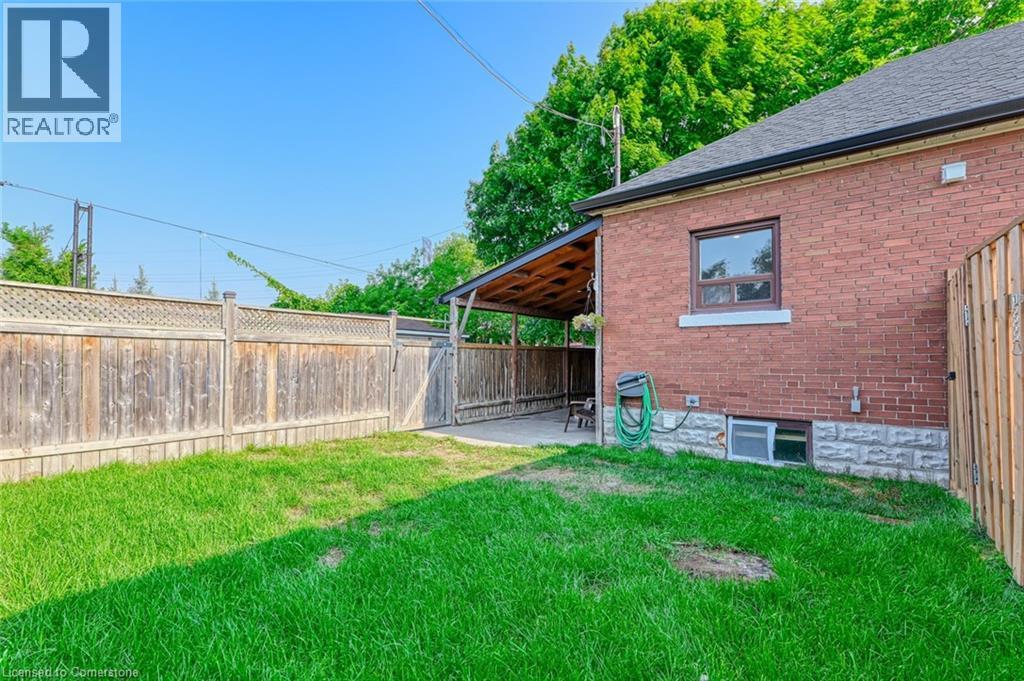 Photo 15 of 701 Brighton Avenue Unit 1, Hamilton ON