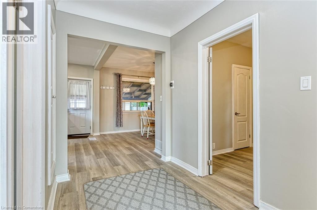 Photo 5 of 701 Brighton Avenue Unit 1, Hamilton ON