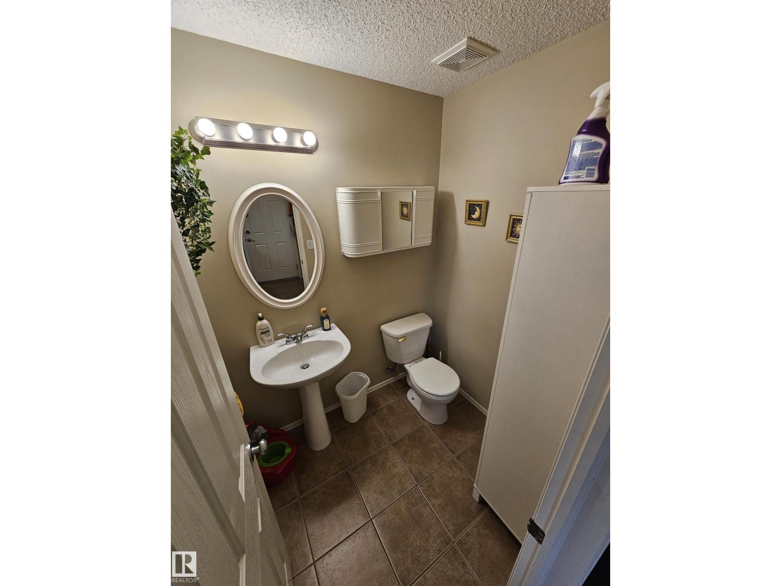 Photo 15 of 2333 Aspen Tr, Sherwood Park AB