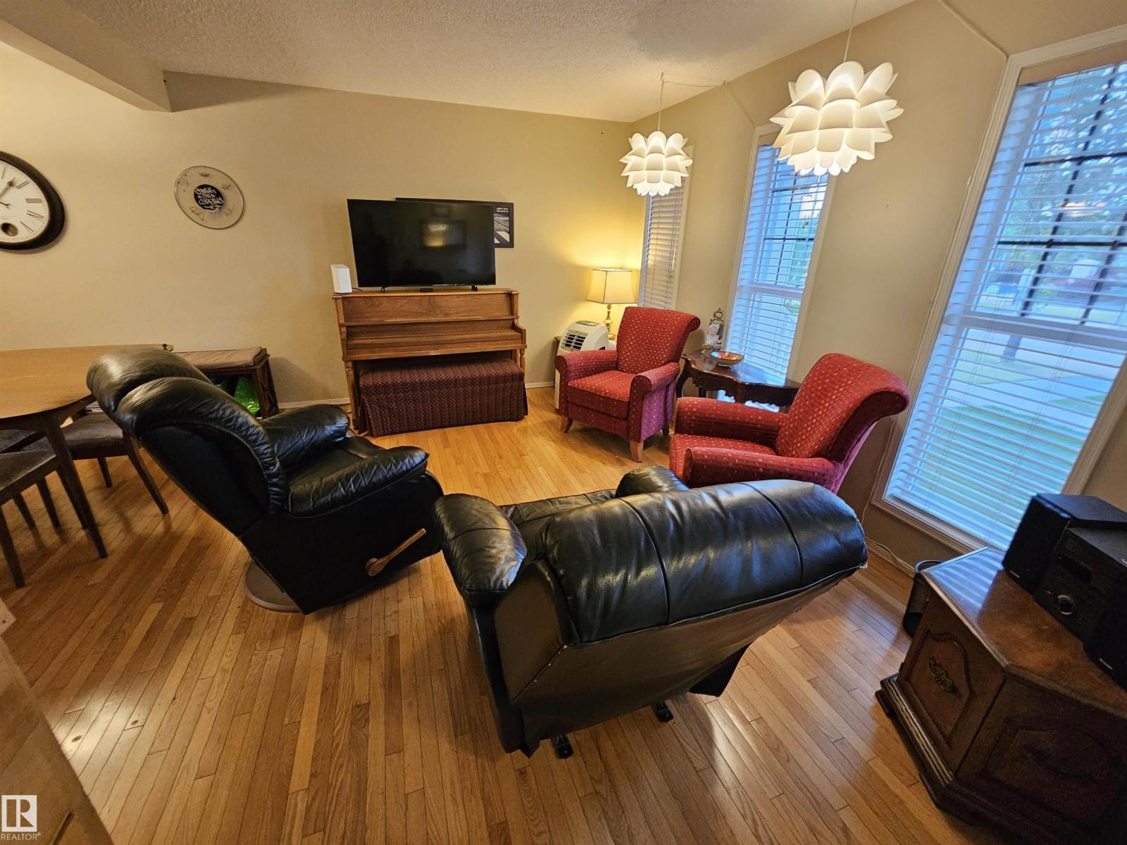 Photo 12 of 2333 Aspen Tr, Sherwood Park AB